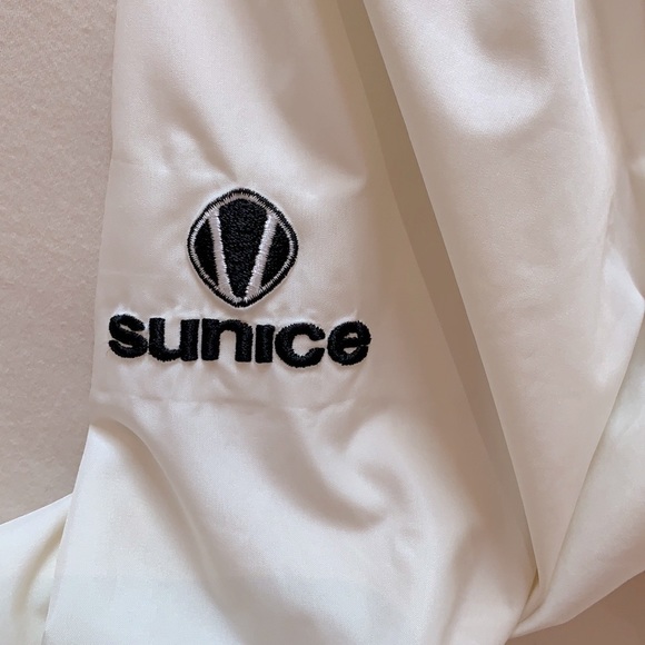 Sunice Water-Repellent Windbreaker *EUC* - Picture 6 of 6
